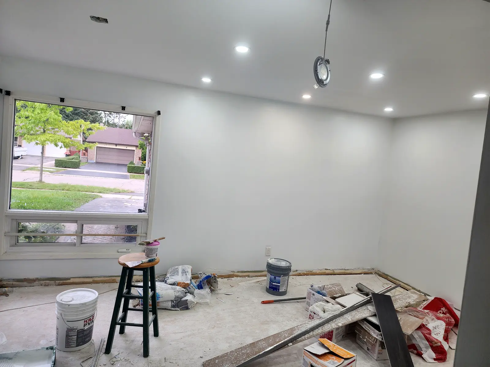 Empire Design & Construction job photo: Remodel bright room potlights